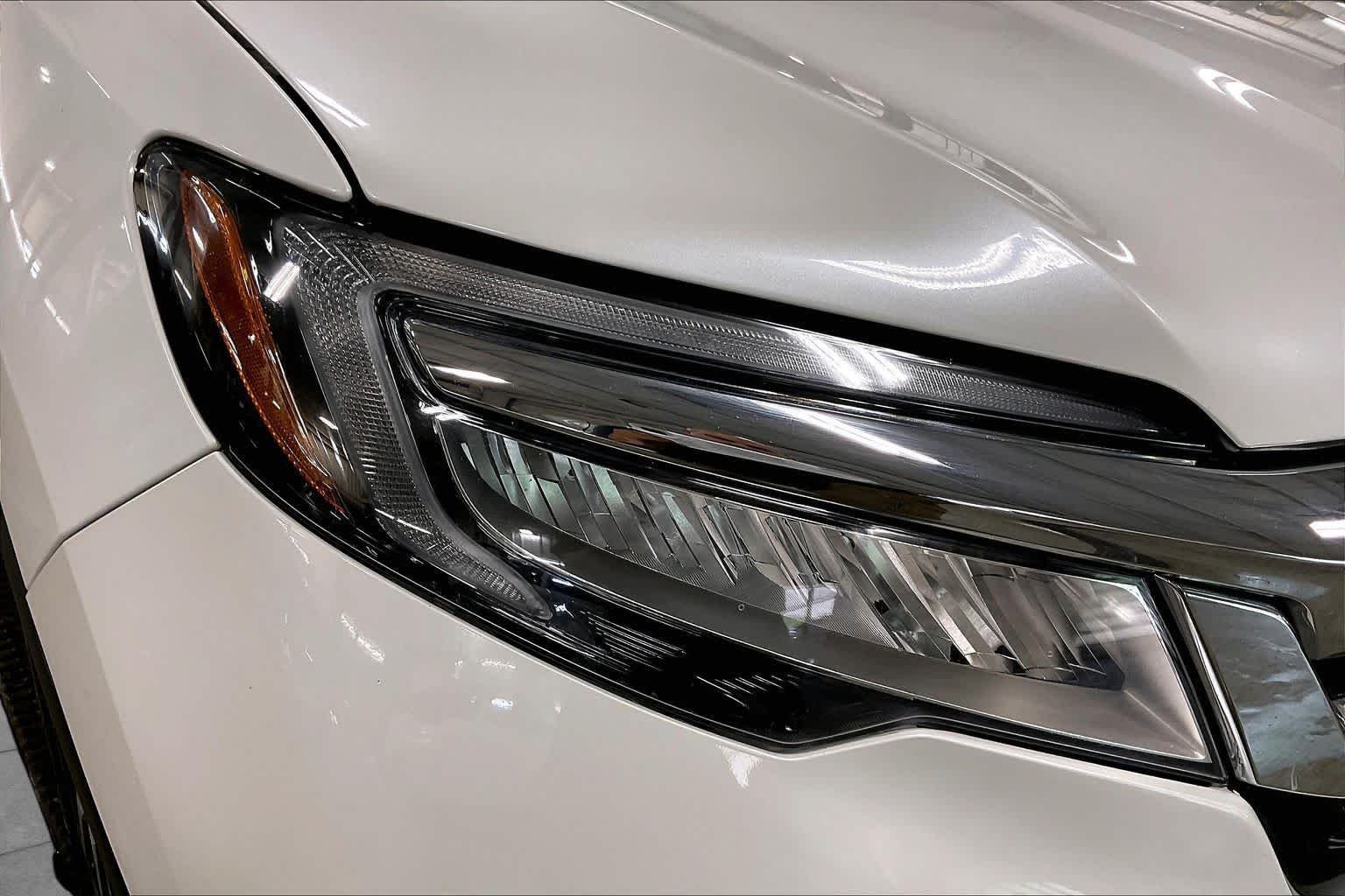 Used 2020 Platinum White Pearl Honda Elite image 28
