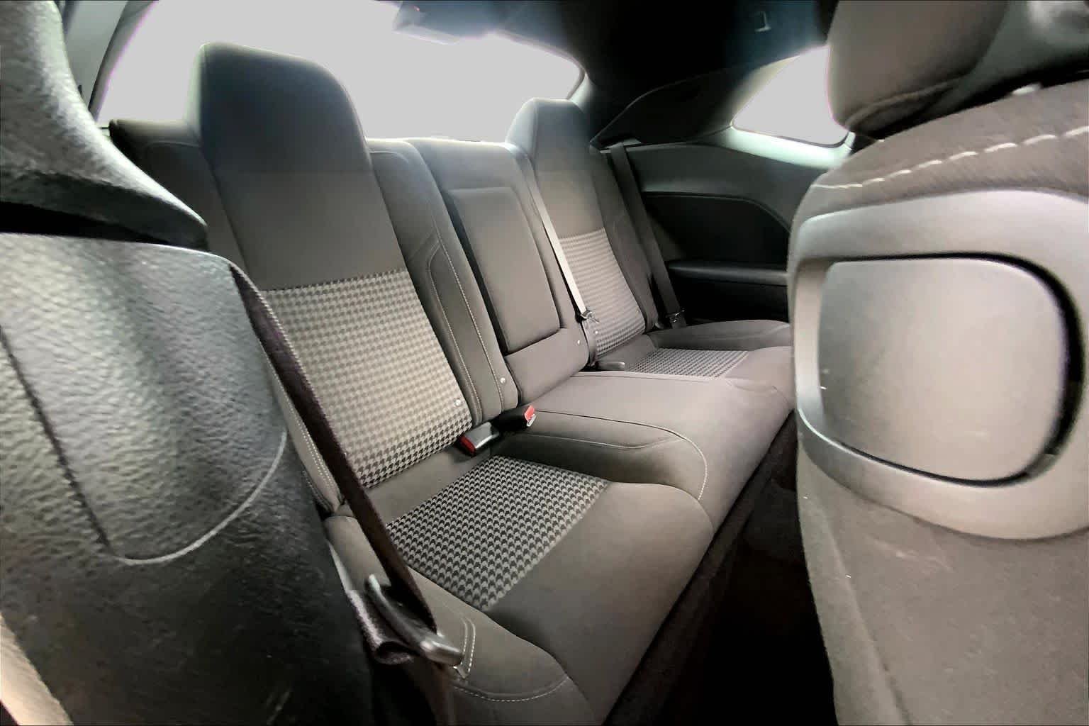 Used 2022 Granite Pearlcoat Dodge SXT image 20