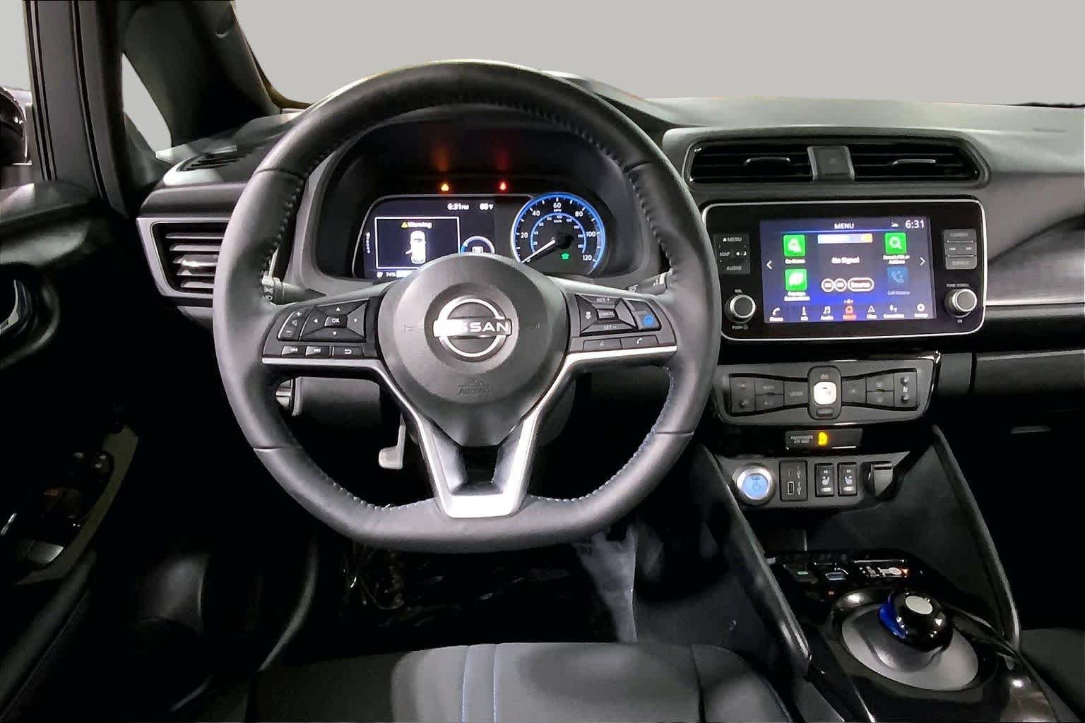 Used 2024 Super Black/Pearl White Nissan SV PLUS image 5
