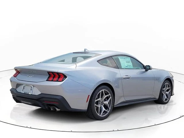 New 2026 Silver Metallic Ford GT image 5