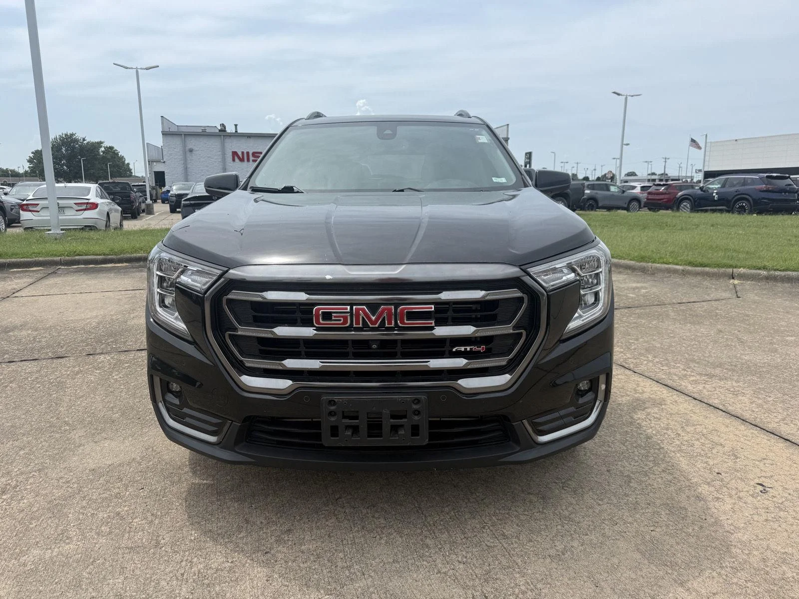 Used 2022 Ebony Twilight Metallic GMC AT4 image 2