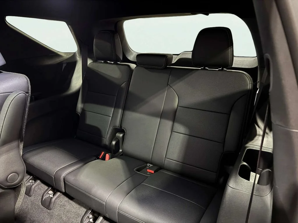 2025 Chevrolet Traverse LT - Photo 24