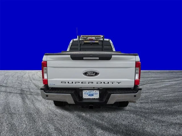 Certified Used 2019 Oxford White Ford XLT image 5