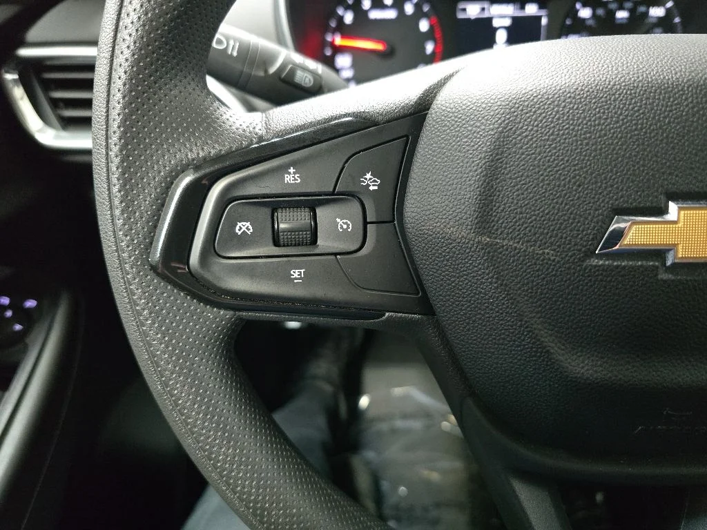 Used 2023 White Chevrolet LT image 19