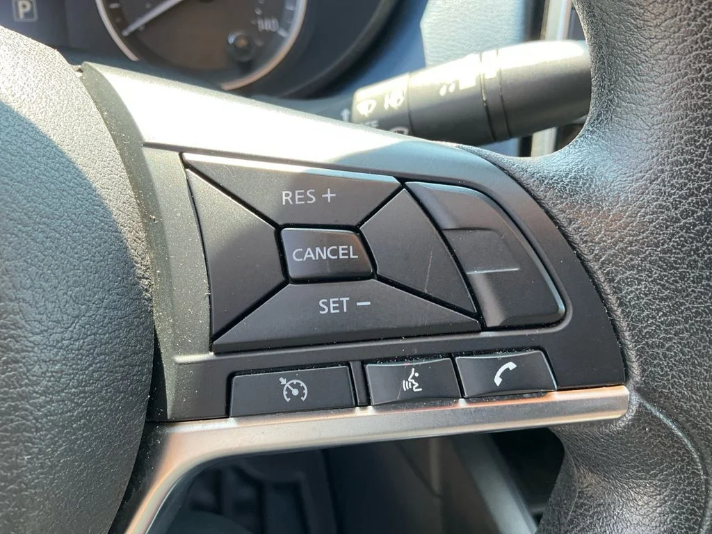 Used 2025 Black Nissan 1.6 SV image 27