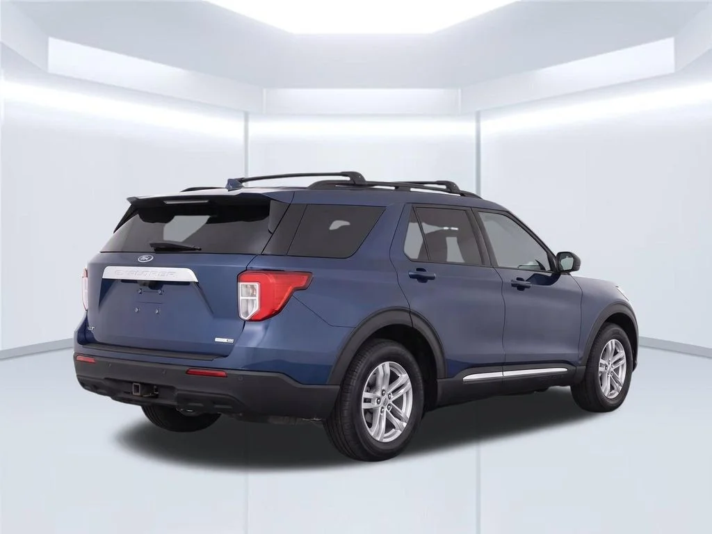 Certified Used 2020 Blue Ford XLT image 4