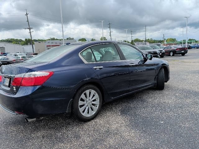 Used 2013 Still Night Pearl Honda EX-L image 22