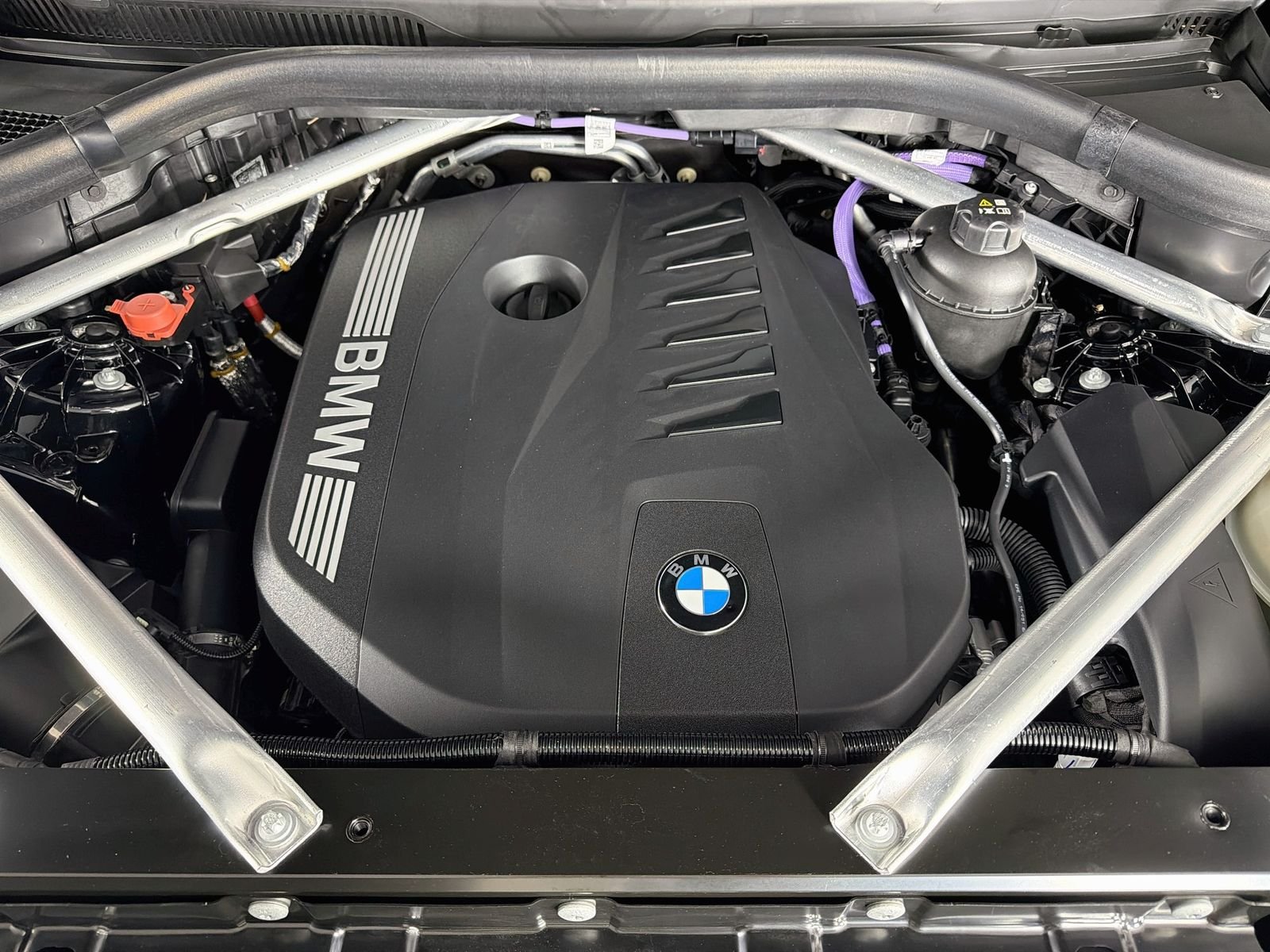Certified Used 2024 Black Sapphire Metallic BMW xDrive40i image 32