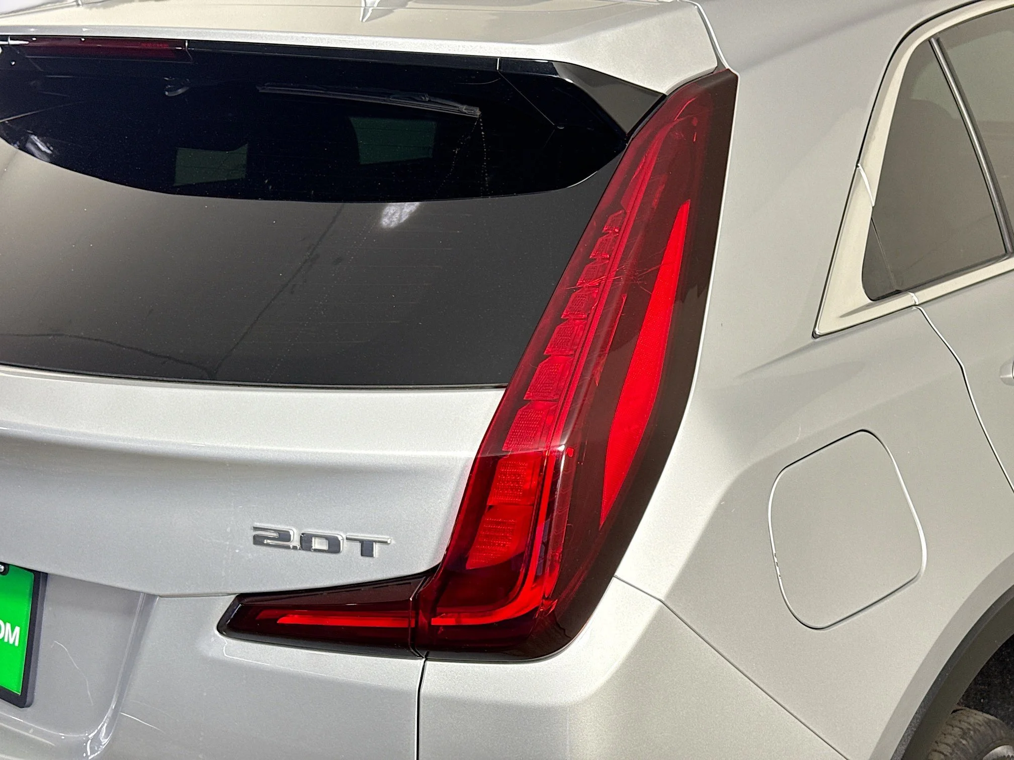 Used 2019 Radiant Silver Metallic Cadillac FWD Premium Luxury image 30
