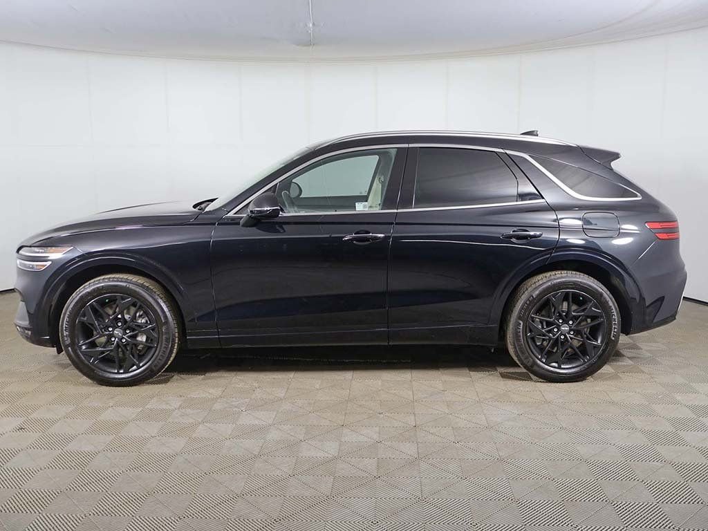 Used 2025 Black Genesis 2.5T image 13