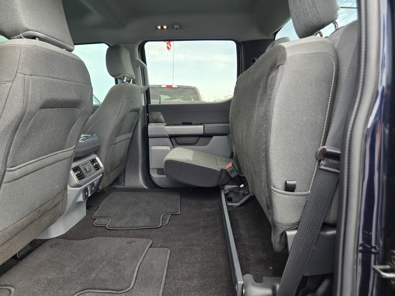 Used 2022 Antimatter Blue Metallic Ford XLT image 27