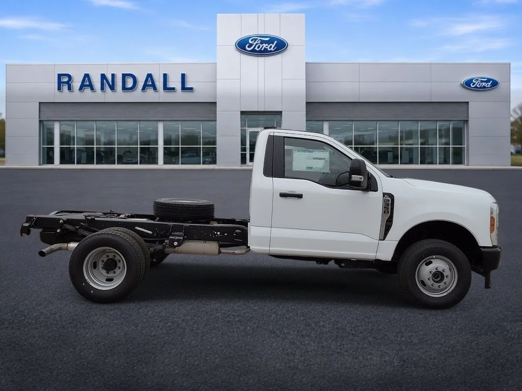 New 2026 Oxford White Ford F-350® XL image 6