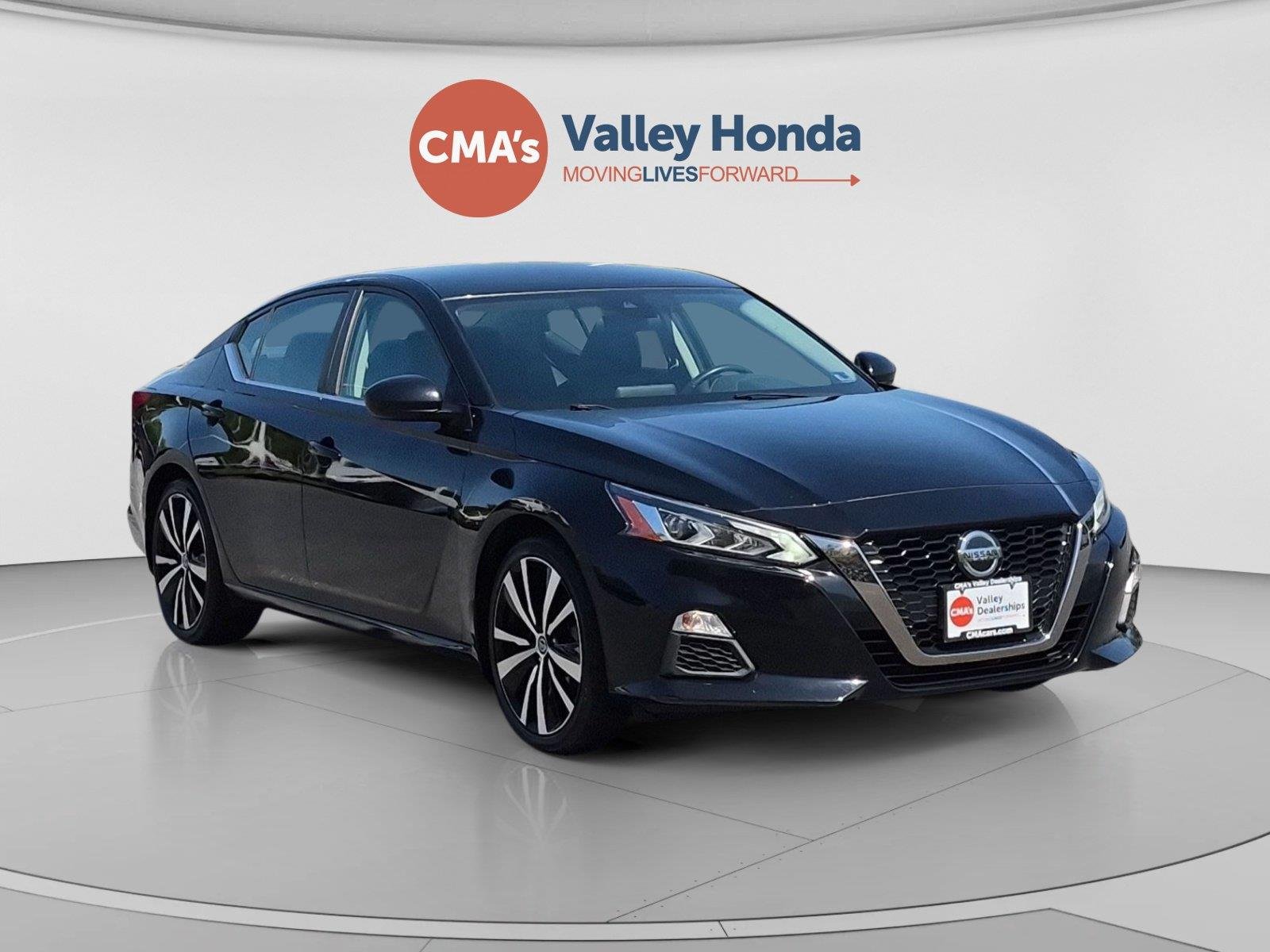 Used 2020 Super Black Nissan 2.5 SR image 7