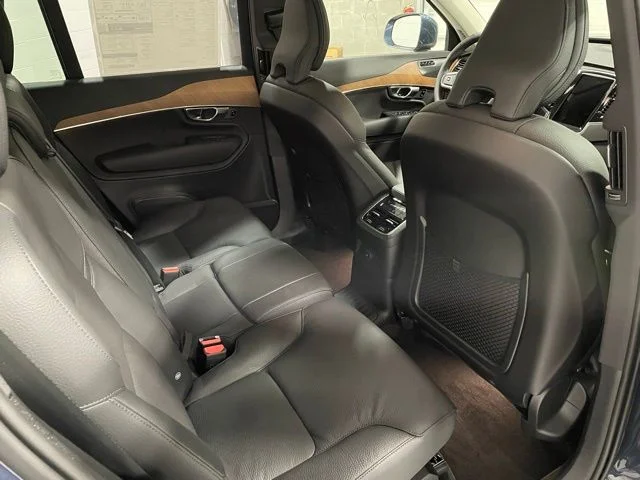 2025 Volvo XC90 Plus - Photo 13