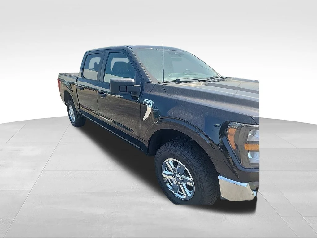 Used 2023 Black Ford XLT image 19