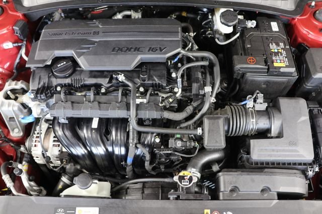 Used 2025 Red Hyundai SEL Convenience image 25