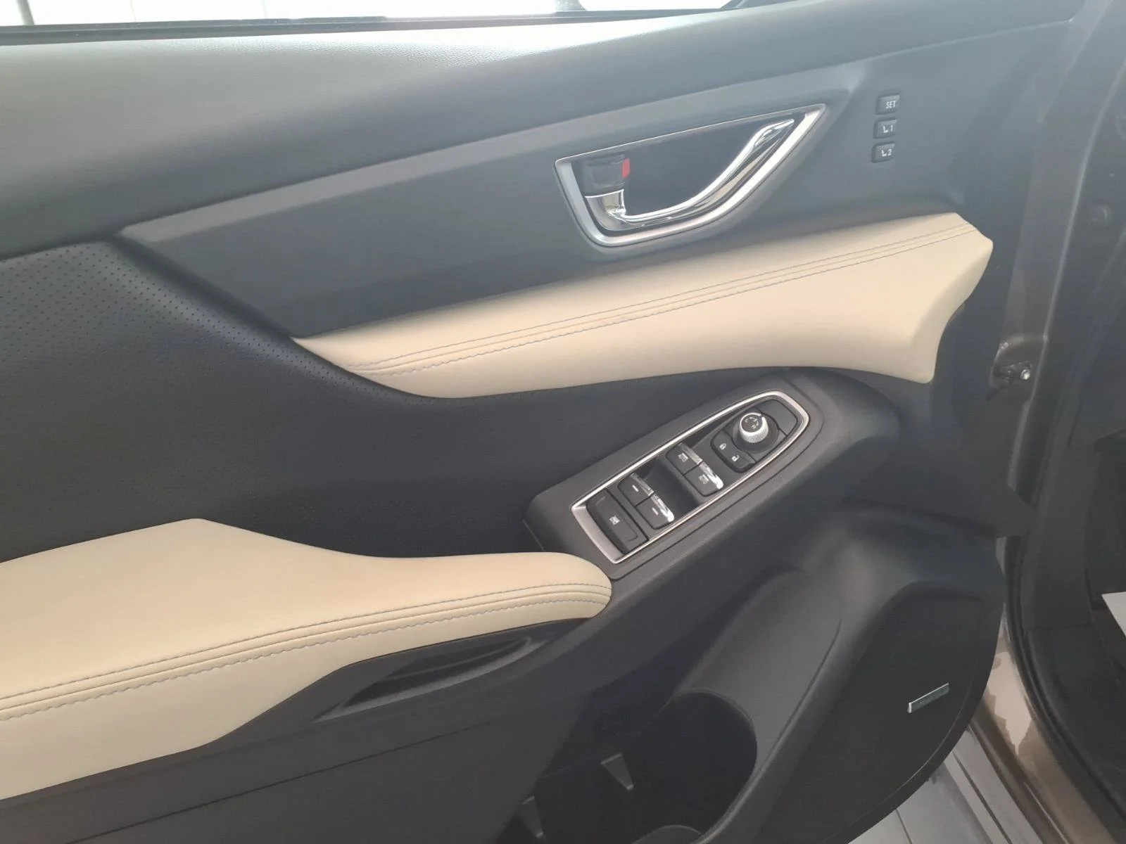 Used 2022 Brilliant Bronze Metallic Subaru Limited image 12