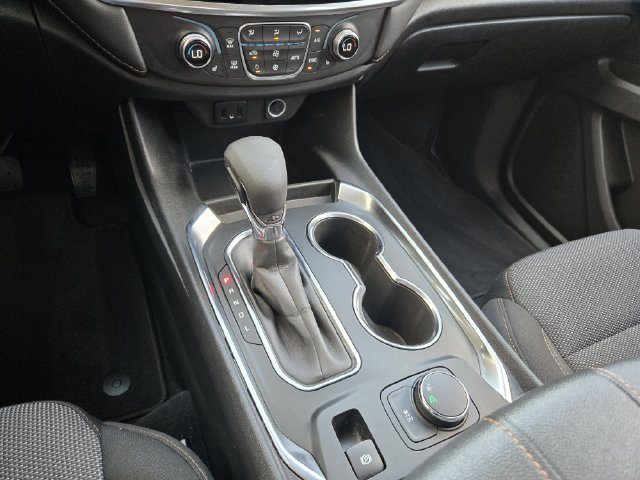 Used 2021 SILVER ICE METALLIC Chevrolet LT Cloth image 17