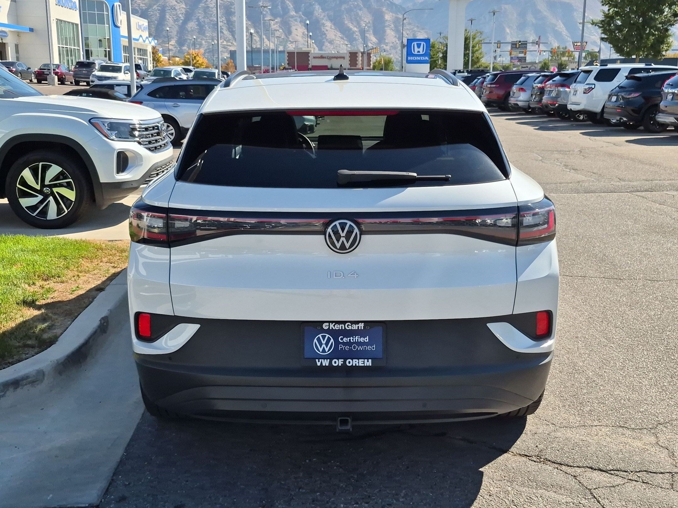 Certified Used 2023 Opal White Pearl Volkswagen Pro S image 5