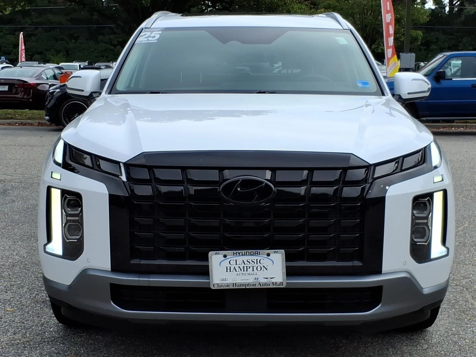 Used 2025 Hyper White Hyundai SEL Premium 7P image 2