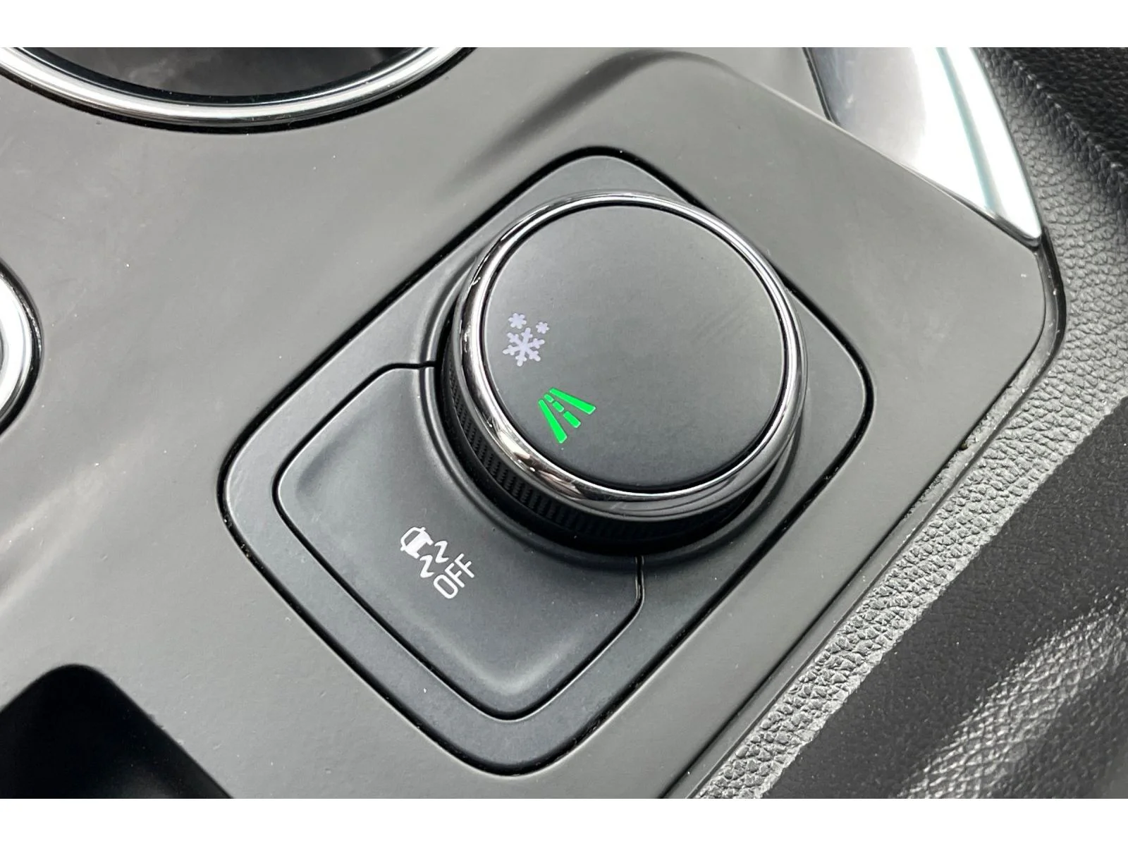 Used 2021 Mosaic Black Metallic Chevrolet LT Leather image 31