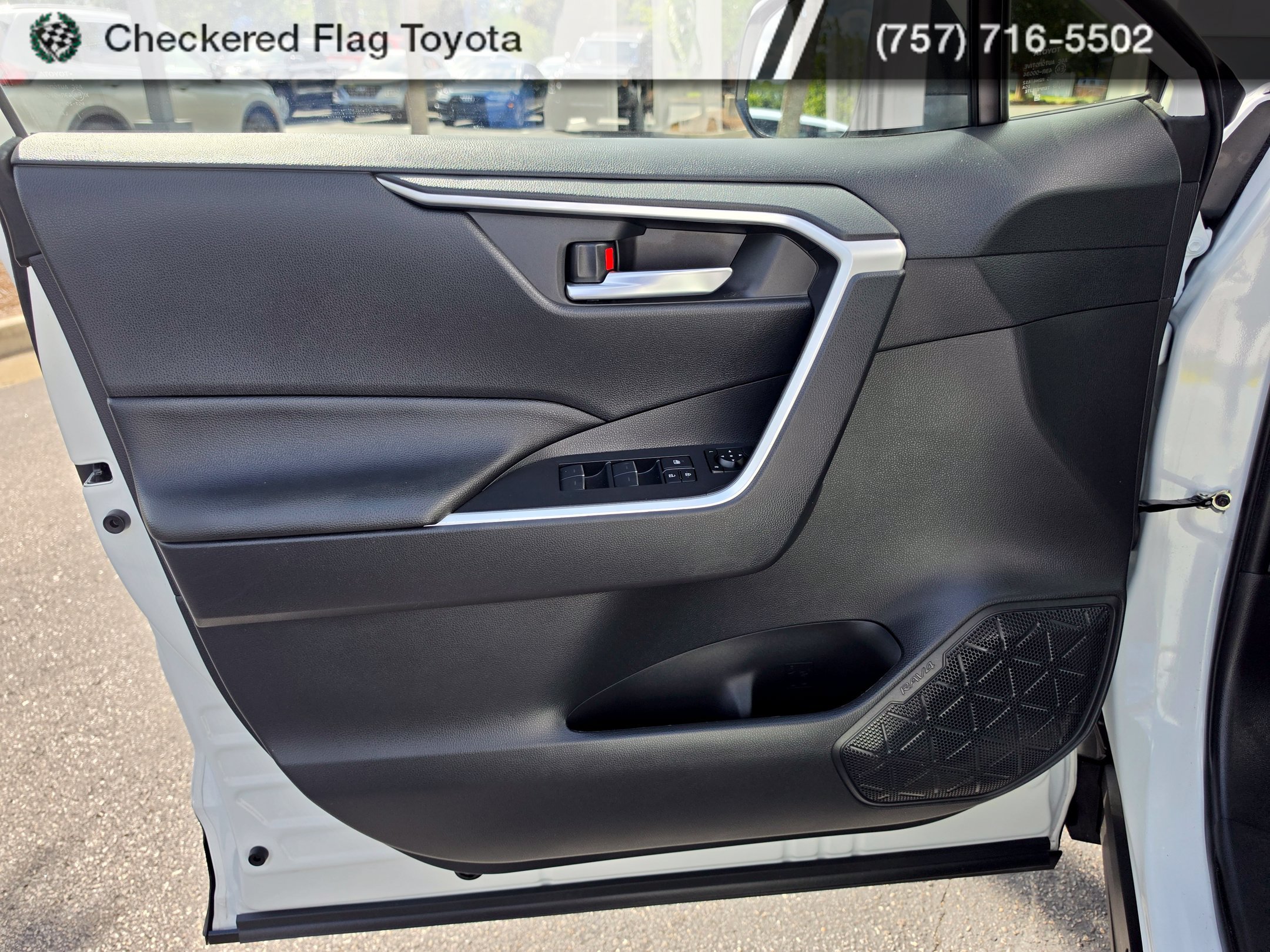 Used 2024 Ice Cap Toyota SE image 15
