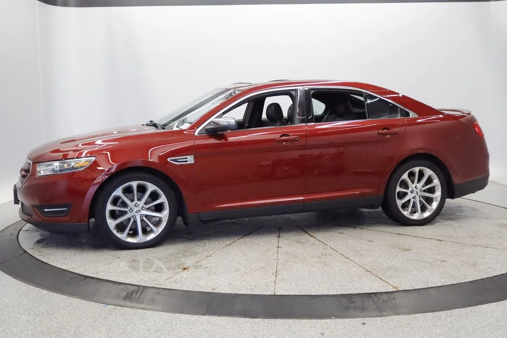 Used 2018 Ford Taurus Limited with VIN 1FAHP2J84JG114192 for sale in Coon Rapids, Minnesota