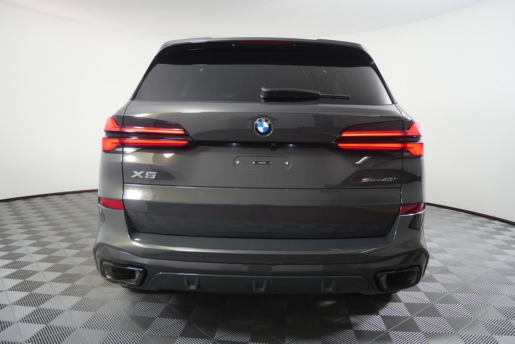 Used 2026 Dravit Grey Metallic BMW sDrive40i image 4