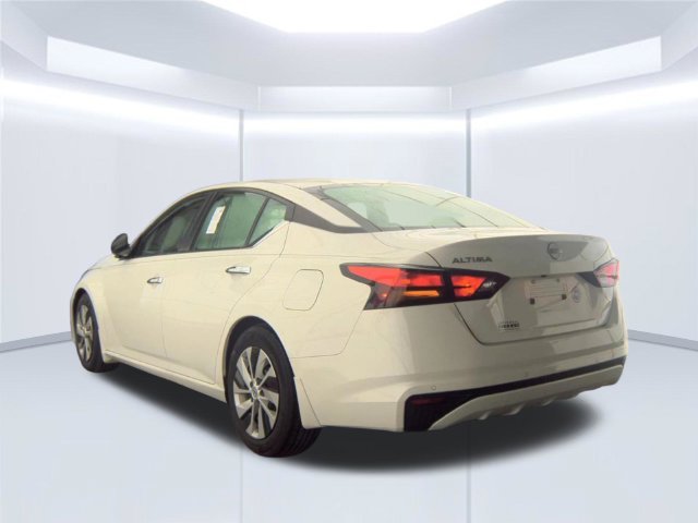Used 2024 White Nissan 2.5 S image 2