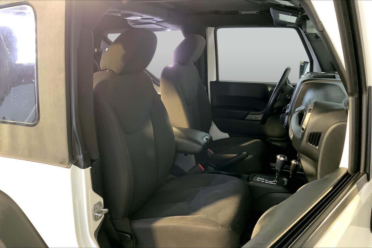 Used 2017 Bright White Clearcoat Jeep Sport image 8