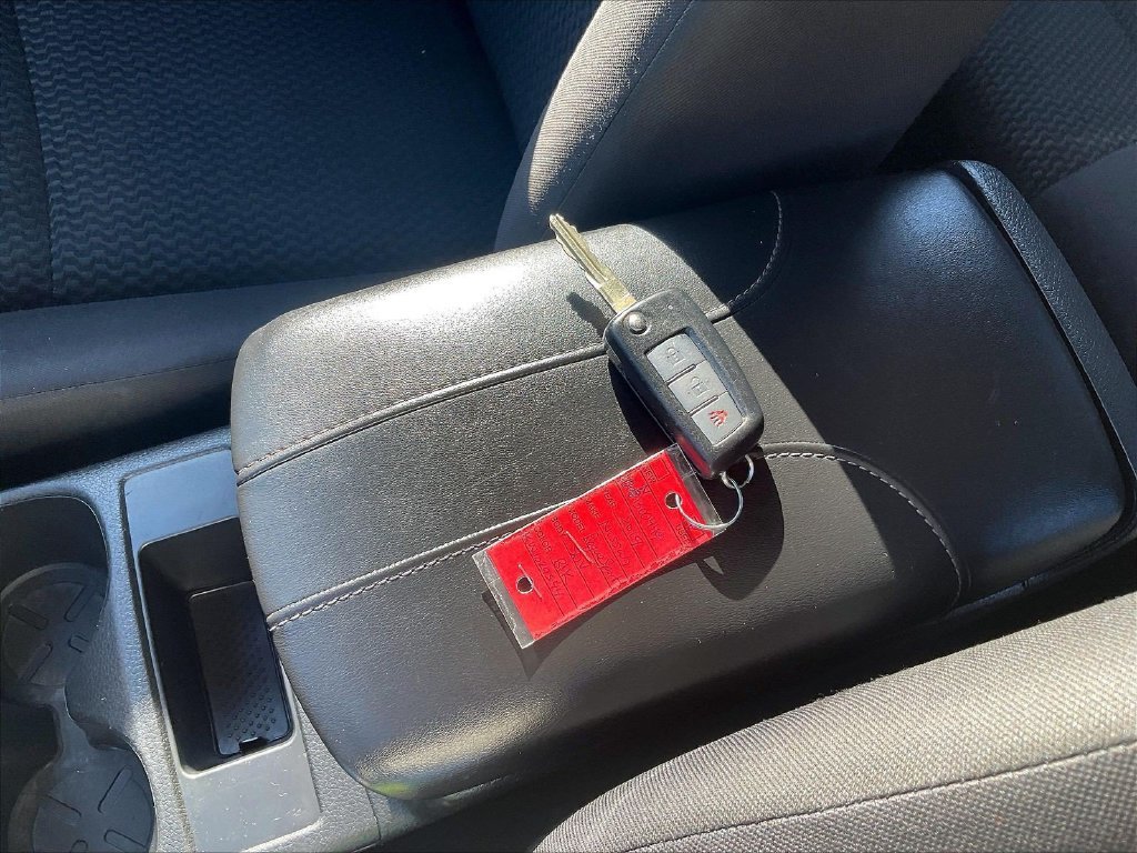 Used 2019 Black Nissan S image 29