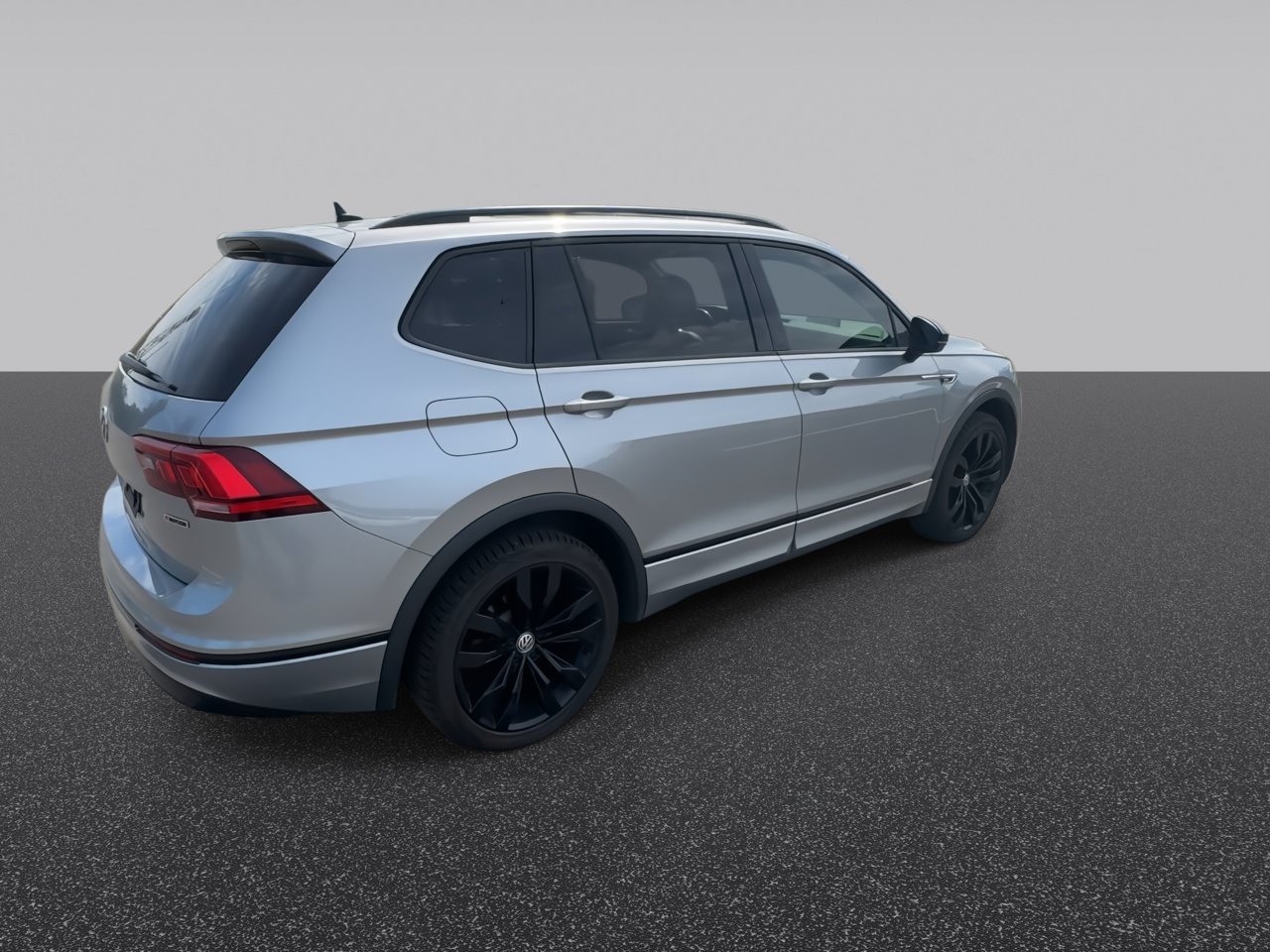 Used 2021 Silver Metallic Volkswagen SE R-Line Black image 8