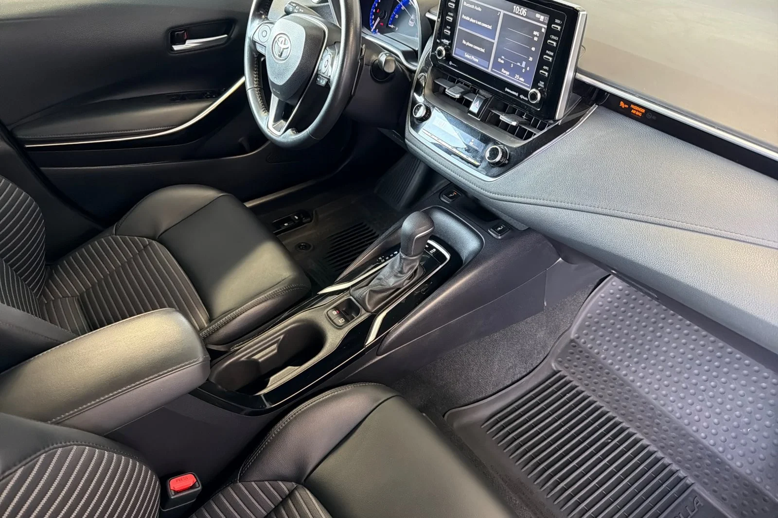 Certified Used 2022 Wind Chill Pearl Toyota XSE image 14