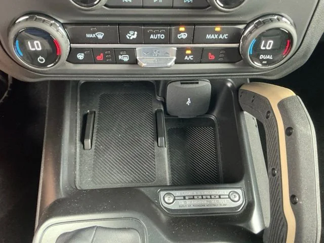 New 2026 Velocity Blue Metallic Ford Badlands® image 36