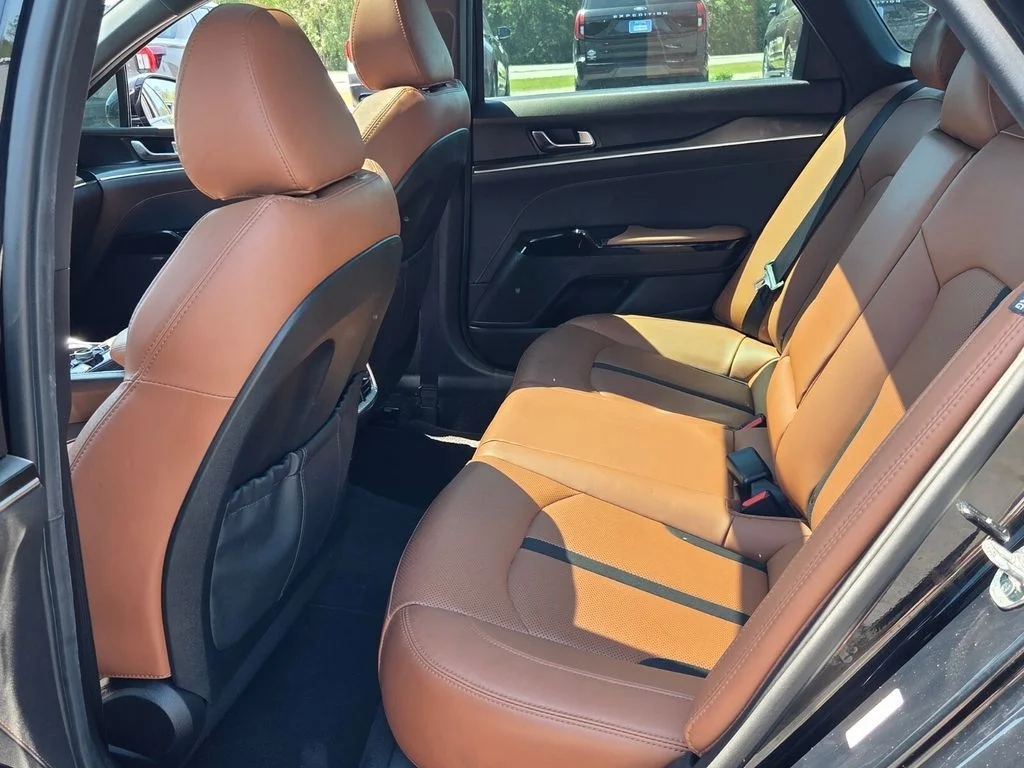 Used 2023 Black Kia GT image 6