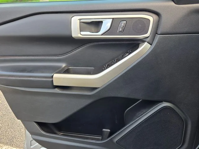 Used 2022 Silver Ford XLT image 29