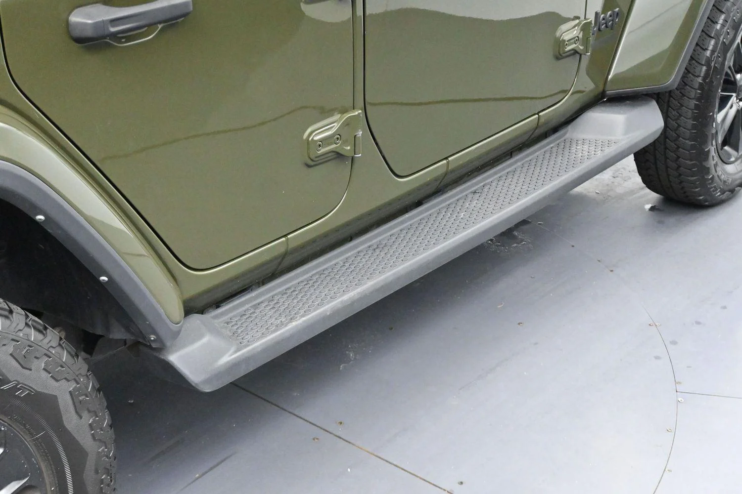 Used 2022 Sarge Green Clearcoat Jeep Unlimited Sahara Altitude image 9
