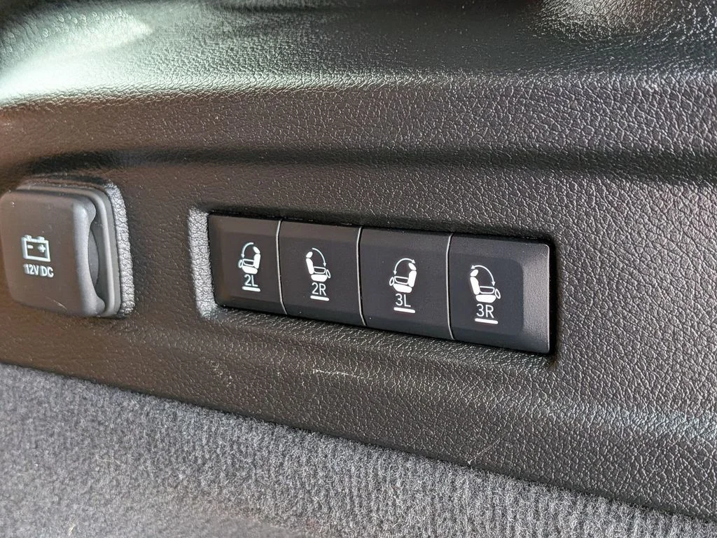 Used 2023 White Jeep Summit image 10