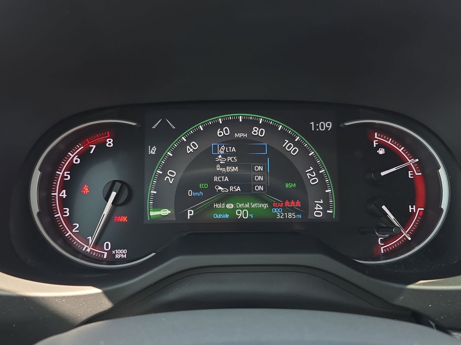 Used 2023  Toyota XLE Premium image 19