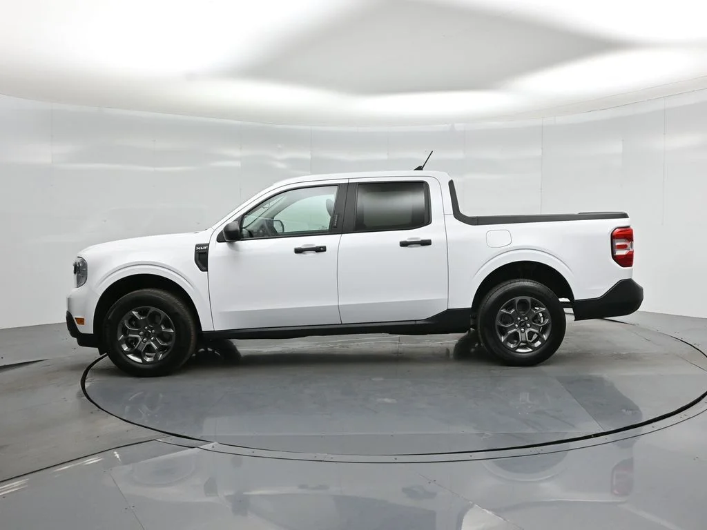 Certified Used 2023 White Ford XLT image 25