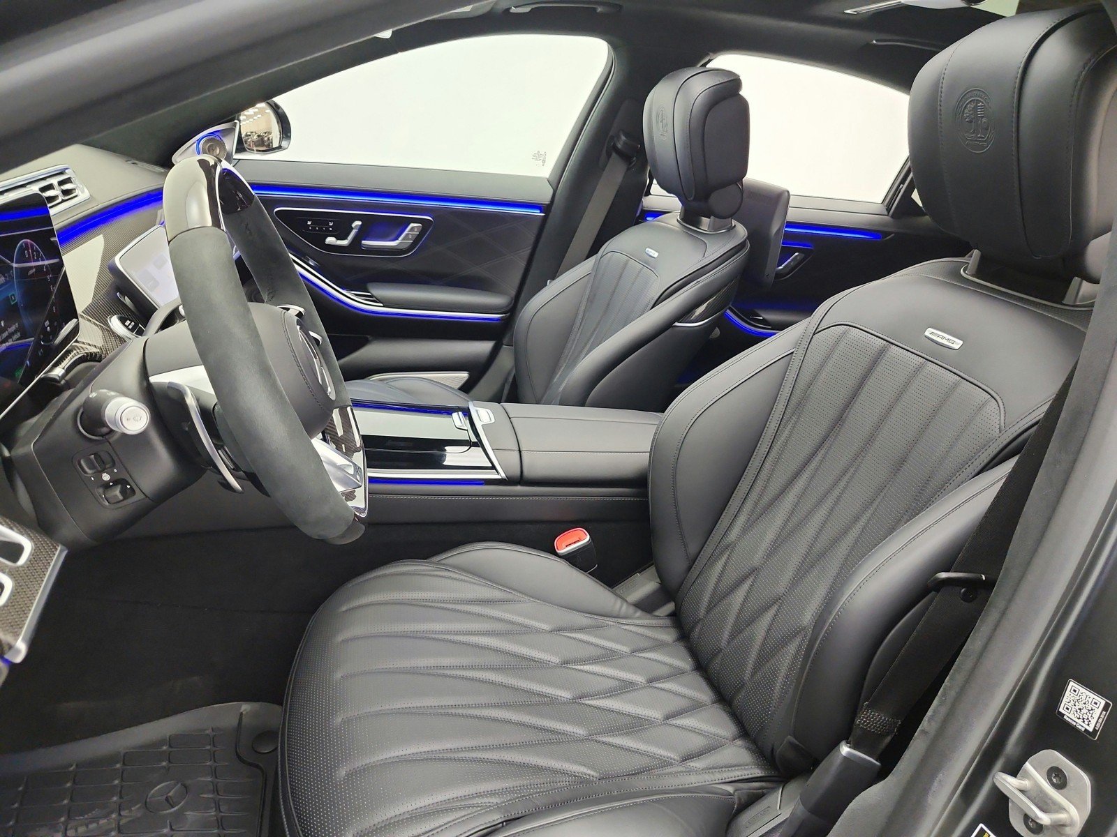 Used 2025 MANUFAKTUR Signature Night Black Magno Mercedes-Benz AMG® S 63 E 4MATIC Sedan image 15
