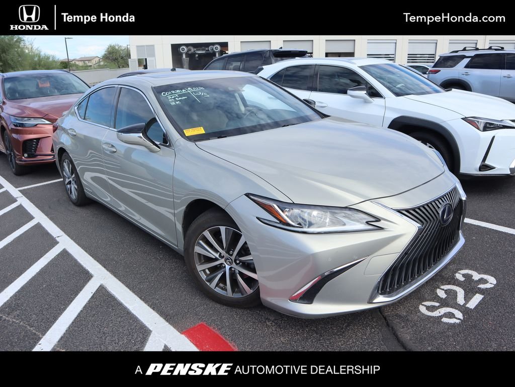 Used 2019 Beige Metallic Lexus 300h image 1
