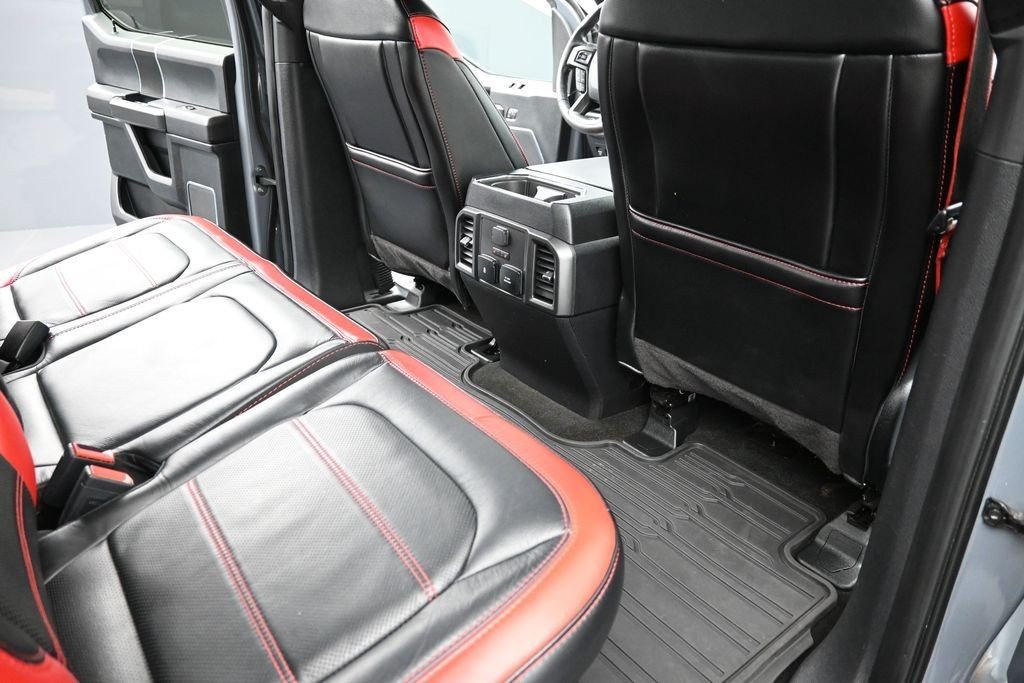 Used 2019 Gray Metallic Ford Lariat image 11