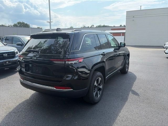 Used 2024 Diamond Black Crystal Pearlcoat Jeep 4xe image 5