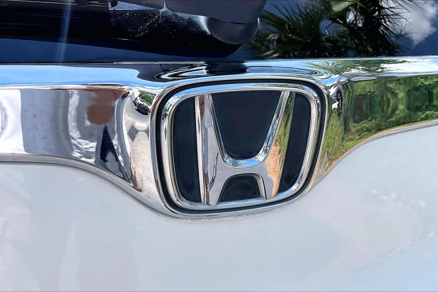Used 2018 Lunar Silver Metallic Honda EX-L image 31