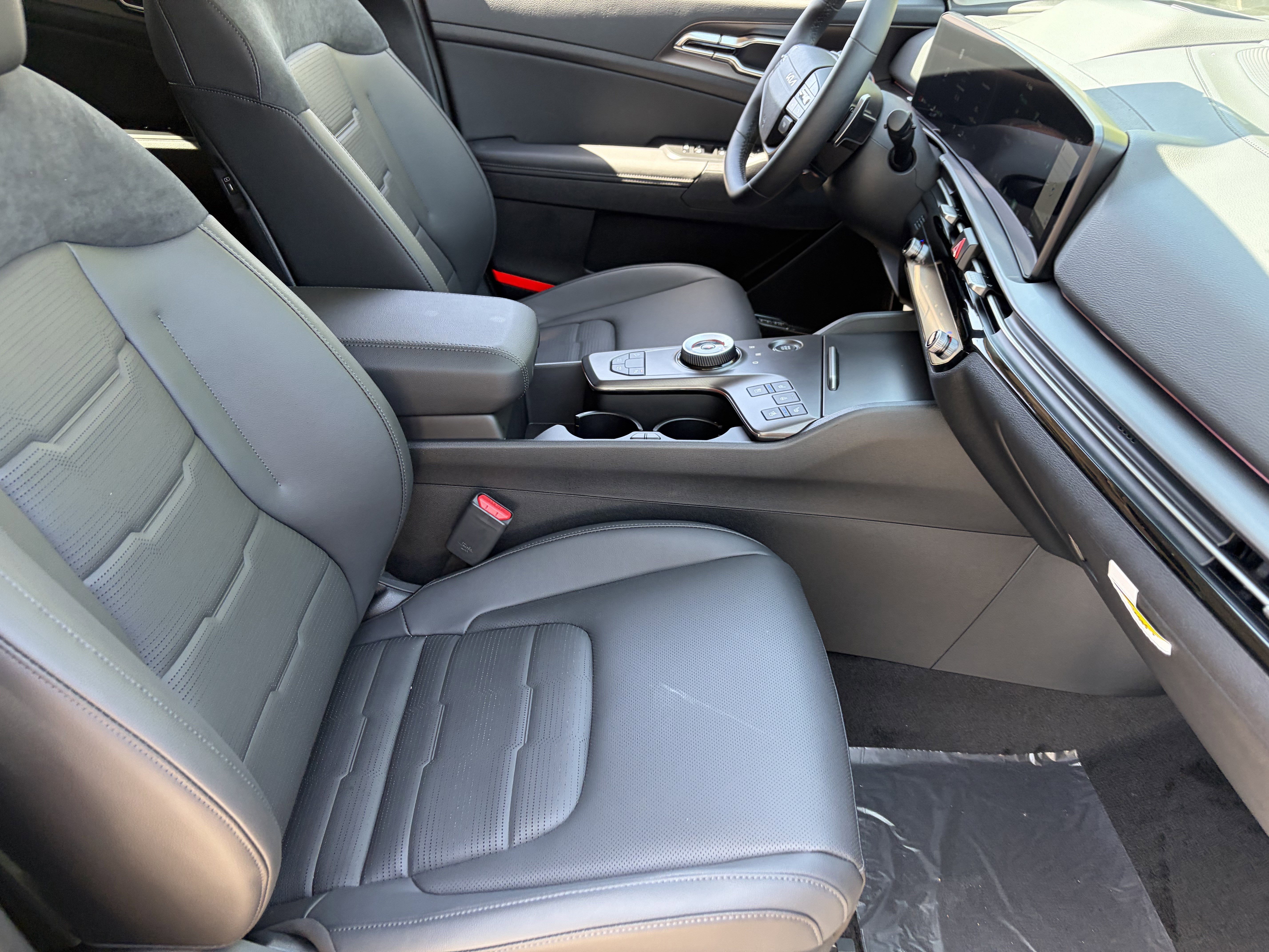 New 2026 Shadow Matte Gray Kia SX Prestige image 9