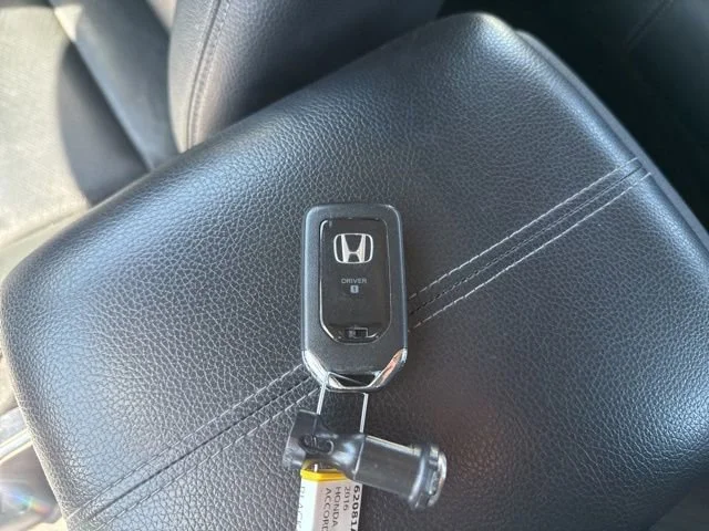 Used 2016 Black Honda EX-L image 61