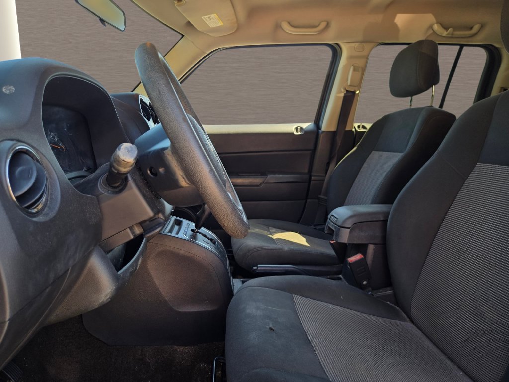 Used 2014 Blue Jeep Sport image 27