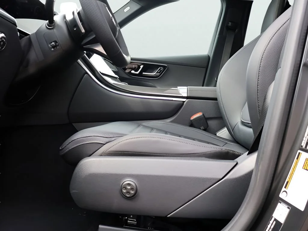New 2026 MANUFAKTUR exclusive graphite grey magno Mercedes-Benz GLC 300 image 81