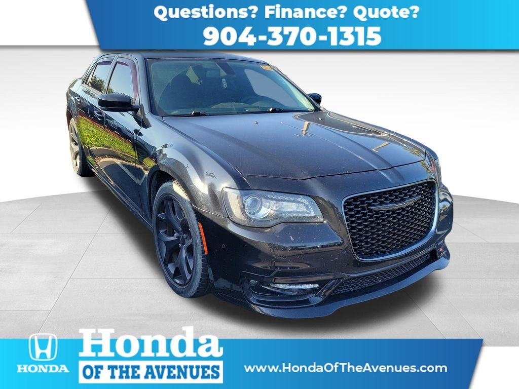 2022 Chrysler 300 Touring L's photo